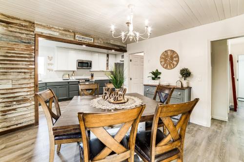 2 Mi to Clear Lake: Pet-Friendly Lakeport Retreat! in 拉克波特