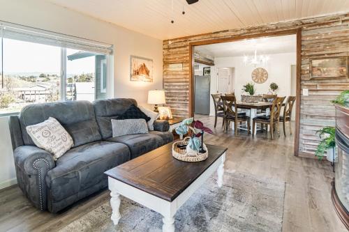 2 Mi to Clear Lake: Pet-Friendly Lakeport Retreat! in 拉克波特
