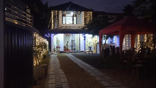 Skyline & bitcoin coffee lodge in Wadduwa