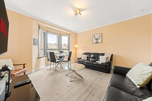 Bright & Modern Family Flat near City Centre, Glasgow