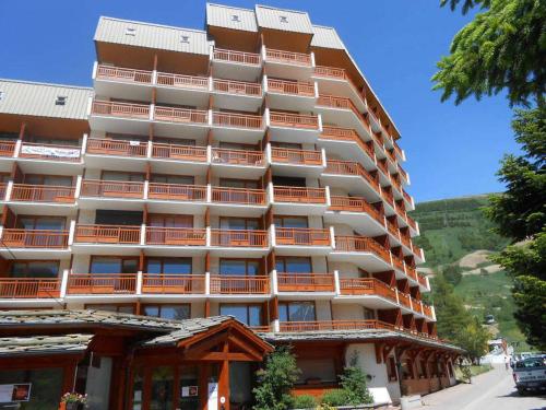 Appartement cosy au pied des pistes avec parking - FR-1-516-31 in ليه دوز الب