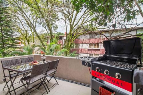 Stylish Apartment in El Poblado with Terrace & BBQ