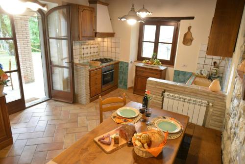 Зовнішній вигляд готелю, Historic Farmhouse In The Tuscan Hills in Капрезе Мікеланджело