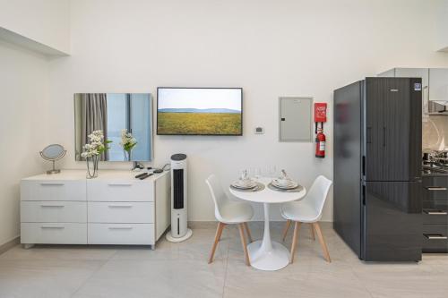 Chic Studio Canal Side Speedy wi-fi BBay - image 13