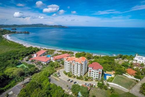 Fifth-Floor Condo with Breathtaking Ocean Views, Stylish Interior & Prime Location Near Flamingo Bea in Playa Flamingo