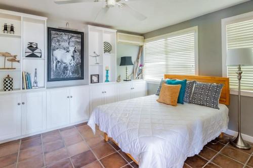 Luxury Flamingo home with ocean view sleeps 10 - walking distance from beach in Playa Flamingo