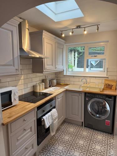 Konyha, Cosy two bedroom house in eye Suffolk with parking near A140 in Eye