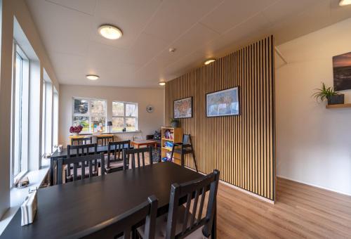 Ресторан, Nyibær Guesthouse in Хофн