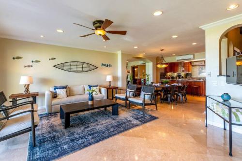 Spacious Open-Concept Condo with Stylish Design, Direct Beach Access & Resort-Style Amenities in Playa Flamingo