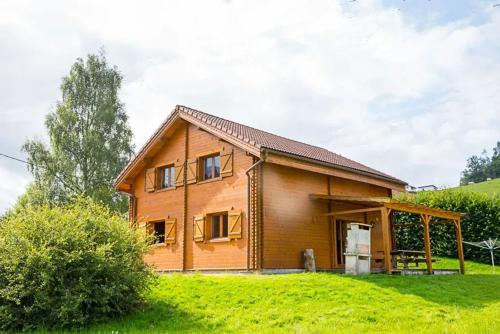 Chalet spacieux à Le Tholy avec vue montagne – khách sạn tại Le Tholy