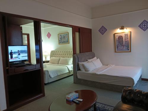 Royal Service Suite At Berjaya Times Square - image 8