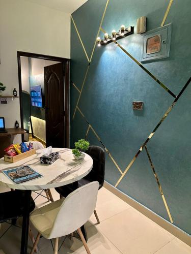 Exclusive VIP 1 Bedroom Apartment in DHA Phase 6 By Virani - image 2
