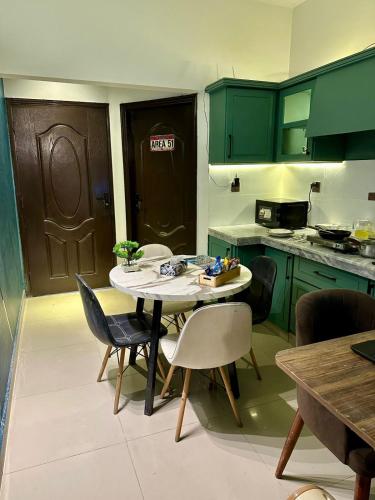 Exclusive VIP 1 Bedroom Apartment in DHA Phase 6 By Virani - image 7