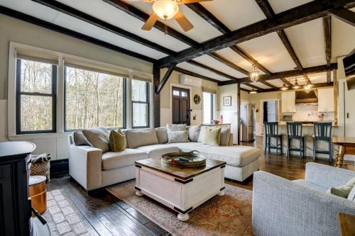 Historic Home w/ Modern Updates on < 4 Acres in Oranža (MA)