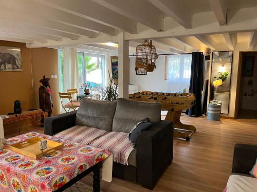 Belle chambre Le petit voyage ,jardin,piscine 10mn de Béziers