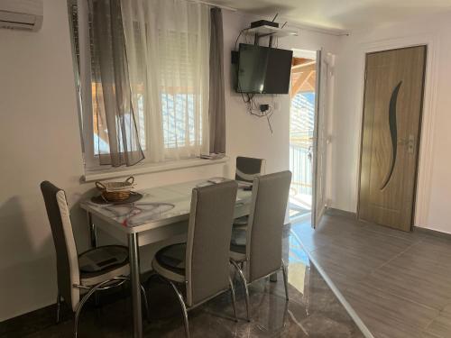 Izabella Apartmanok földszint és emelet (Izabella Apartmanok foldszint es emelet) in Mezokovesd