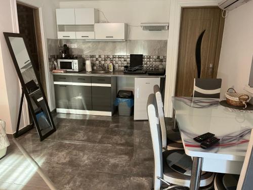 Izabella Apartmanok földszint és emelet (Izabella Apartmanok foldszint es emelet) in Mezokovesd