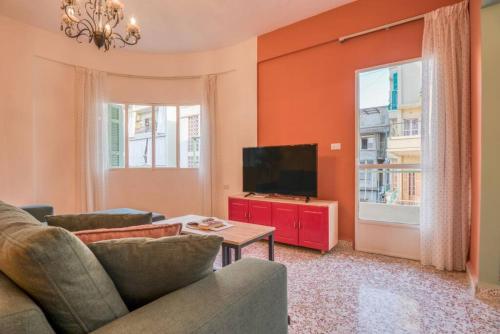 Muse 2-BR Apartment & Balcony in Mar Mikhael - image 3