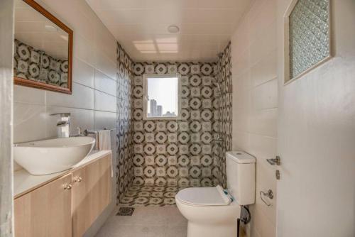 Muse 2-BR Apartment & Balcony in Mar Mikhael - image 7