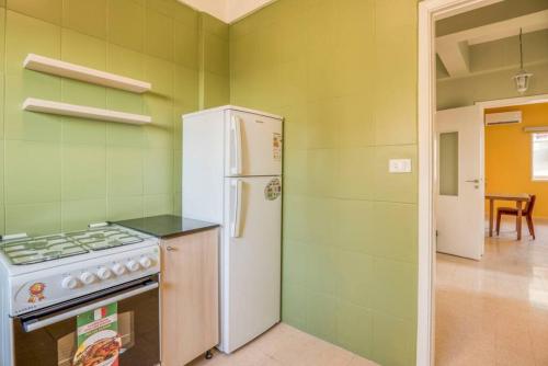 Muse 2-BR Apartment & Balcony in Mar Mikhael - image 12