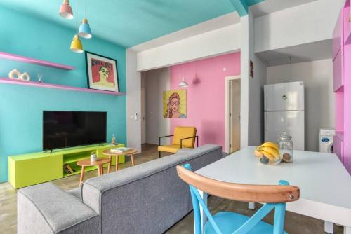 The Pop House 2-BR Apartment in Mar Mkhayel - image 12