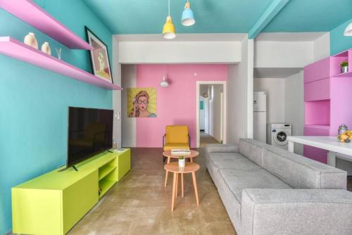 The Pop House 2-BR Apartment in Mar Mkhayel - image 14