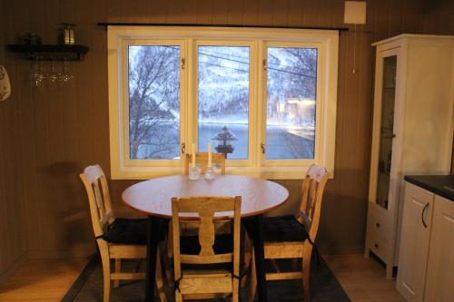 Fox Cabin in Svensby