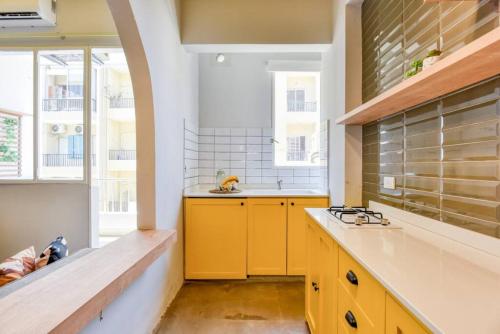The Arch 2-BR Apt & Balcony in Mar Mkhayel - image 4