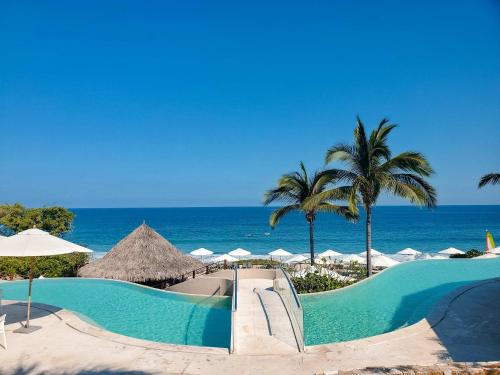 Ocean view villa- home Infinity Pool Concierge in Villela