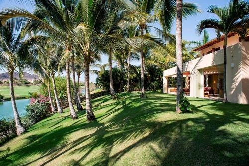 Ocean view villa- home Infinity Pool Concierge in Villela