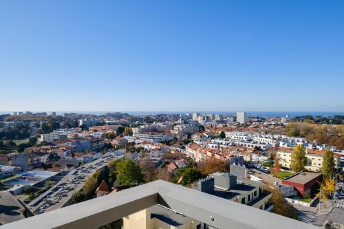 Penthouse 2BR with Balcony and Garage, Porto (foto 8)