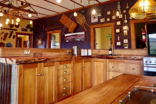 Tongariro Cottage - Hot Tub - Bring Your Dog! in Raurimu