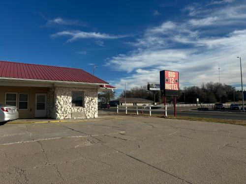 Big 12 Motel Broken Bow NE - Sargent