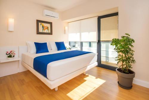 Junior Suite with Mountain View