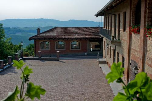 Casa Cucco Serralunga d