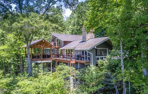 Hinesight at Hound Ears in Valle Crucis, USA