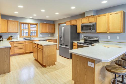 Private Lakefront Home w/ Game Room in Aurora! in Biwabik (MN)