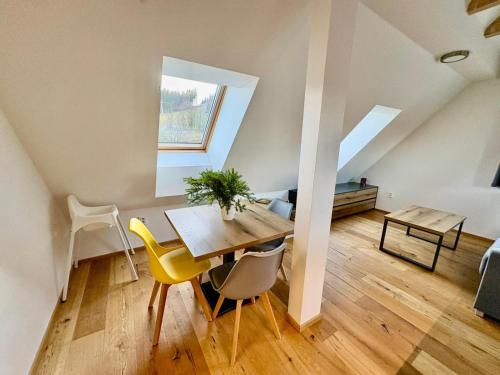 Mezi vršky - rodinný apartmán Filipovice (Mezi vrsky - rodinny apartman Filipovice) in Bela Pod Pradedem