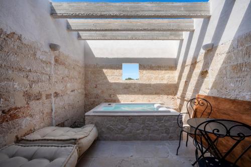 Hot tub, Masseria Guadalupe in Zona Sisri