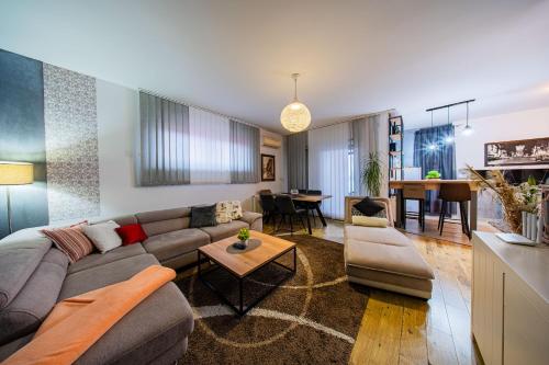Flexible SelfCheckIns 203 - Zagreb - 2 Bedrooms - Loggia – khách sạn tại Novi Zagreb - phía Đông