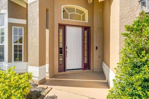 Apopka Family Home w/ Yard, 13 Mi to Dtwn Orlando in Orlando West
