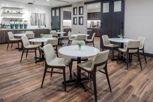Residence Inn by Marriott Detroit Sterling Heights - image 5