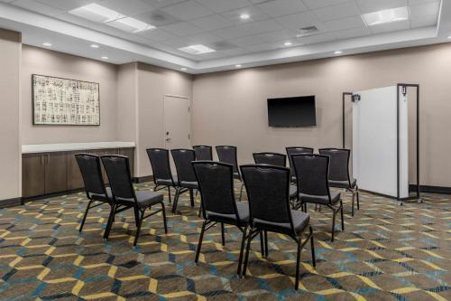 Residence Inn by Marriott Detroit Sterling Heights - image 4