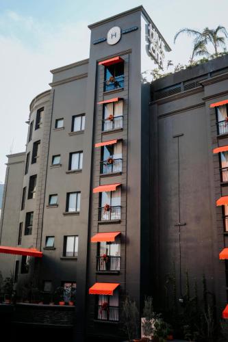 Hive Nápoles by G Hotels