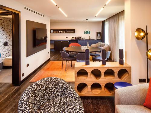 Facilities, TRIBE Manchester Airport in Manchester