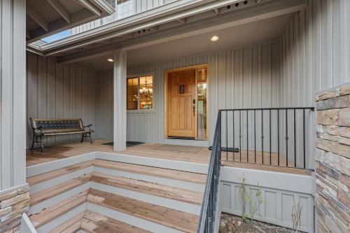 4 Tan Oak - image 3