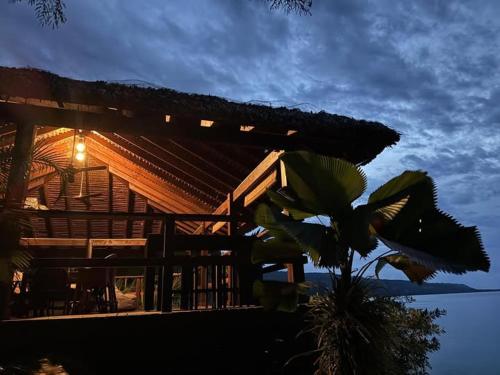 Karma Waters - Private Oceanfront & Reef Villa in Efate