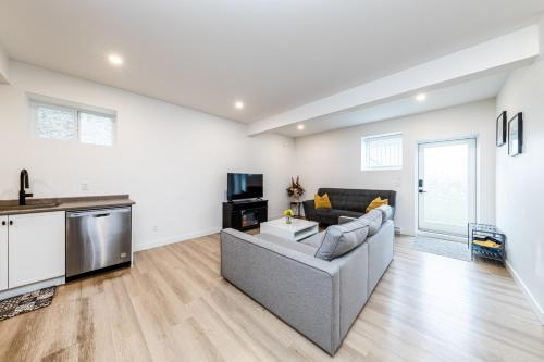 Sunflower brandnew cozy suite in Langley, Canada
