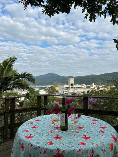 View, Casa de Praia em Bombinhas com Vista 3 quartos in Sertaozinho