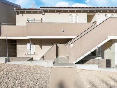 Air conditioning, swimming pool and parking space